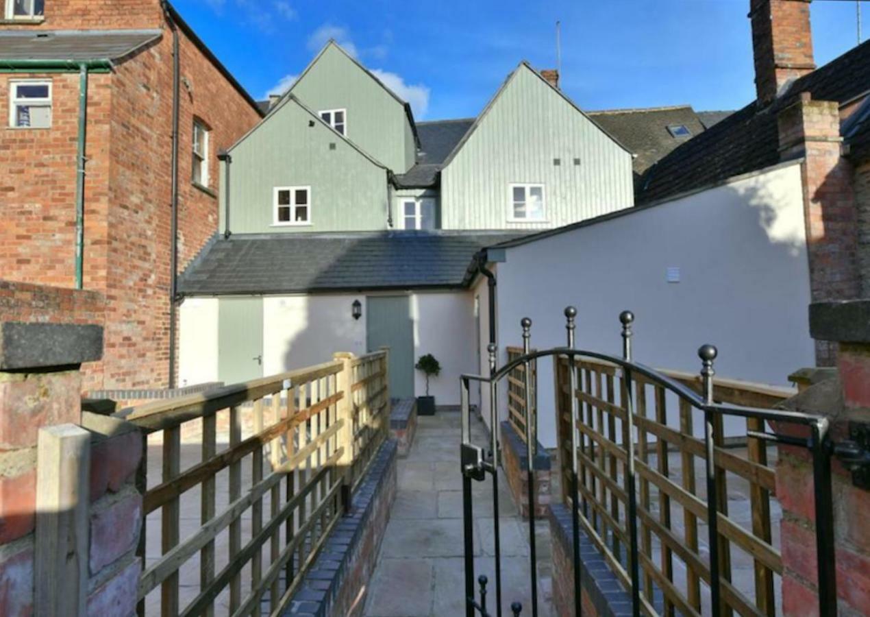Cotswold Place Cirencester Exterior photo